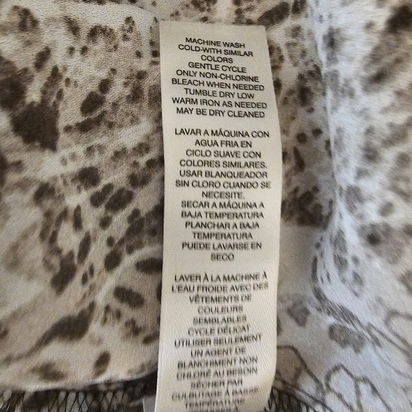 Chico's Size 3 Leopard Print Long Sleeve Blouse - Picture 7 of 11